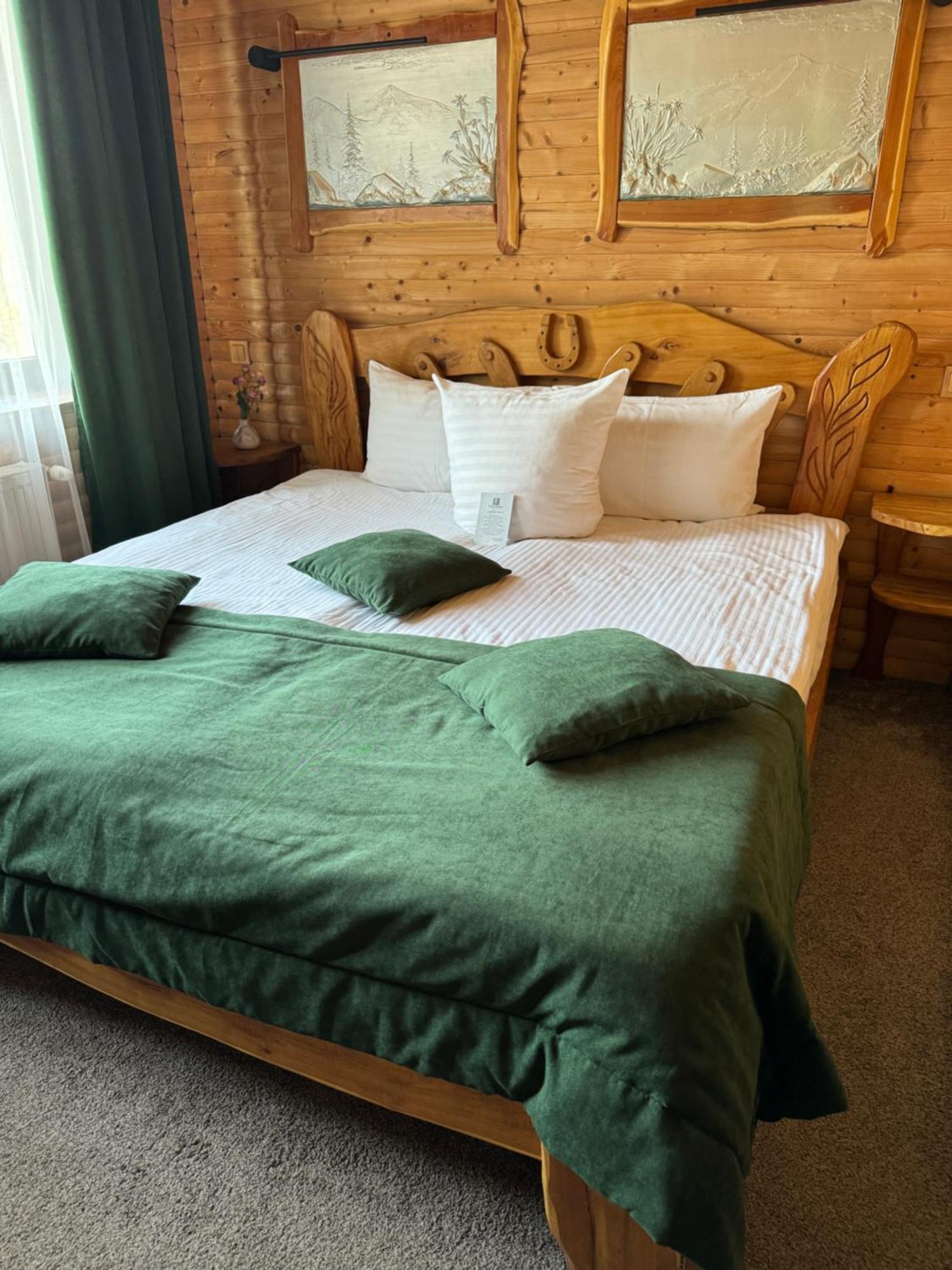 Stara Pravda Hotel - History บูโคเวล ภายนอก รูปภาพ