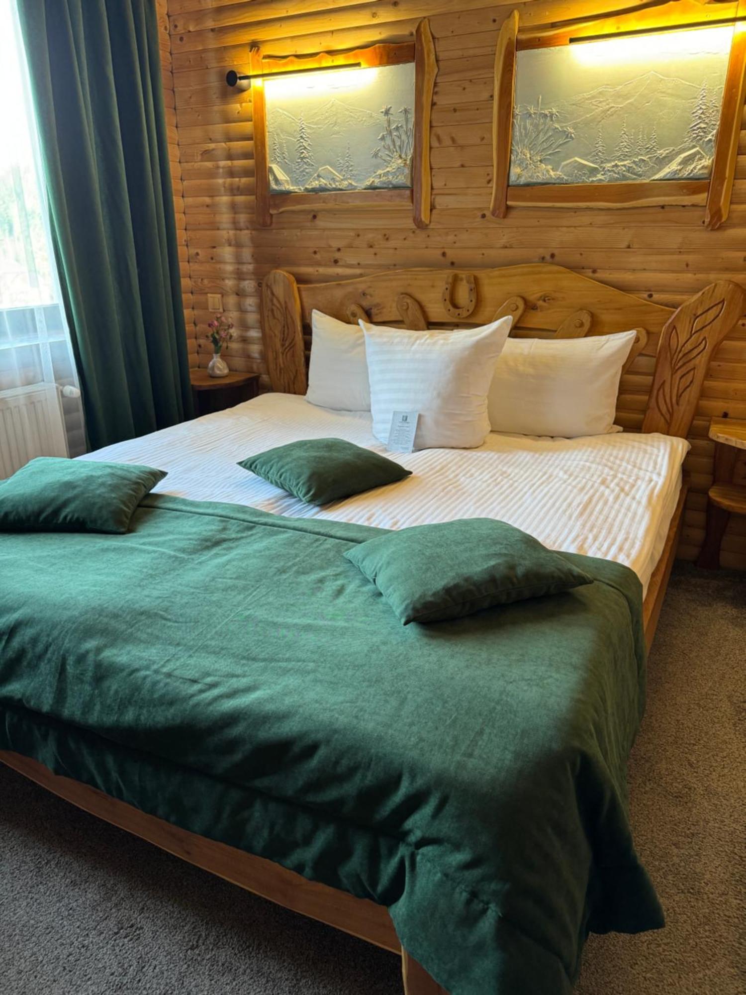 Stara Pravda Hotel - History บูโคเวล ภายนอก รูปภาพ