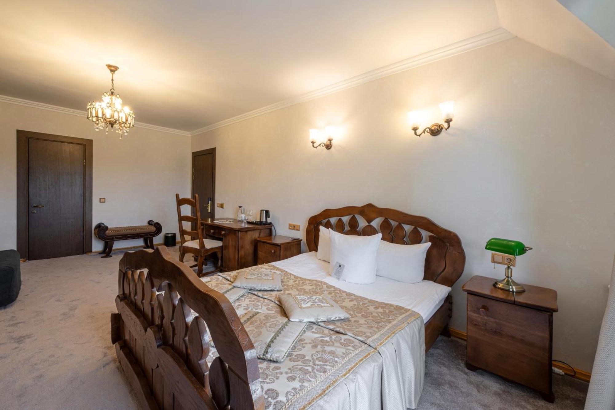 Stara Pravda Hotel - History บูโคเวล ภายนอก รูปภาพ